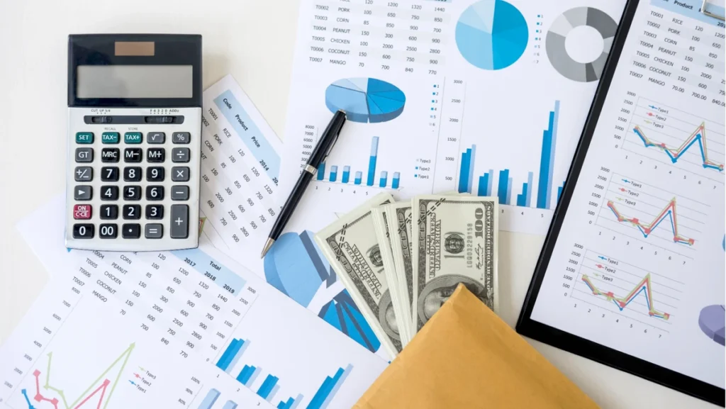 How Social Media Can Expand the Reach of Your Financial Blogging Website